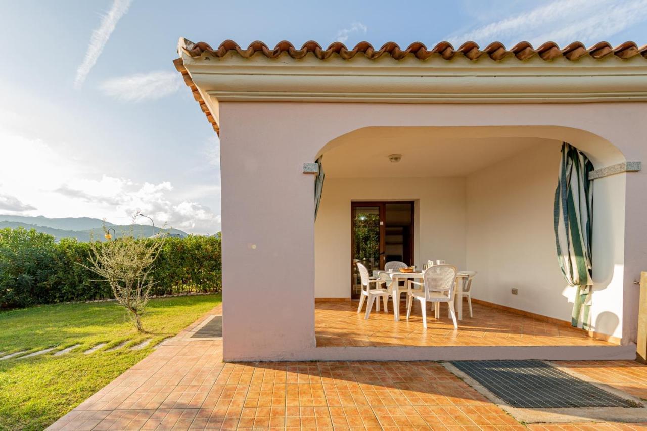 Appartamento Residenziale Trilocale 6 Posti Letto Via Sardegna San Teodoro San Teodoro  Eksteriør billede