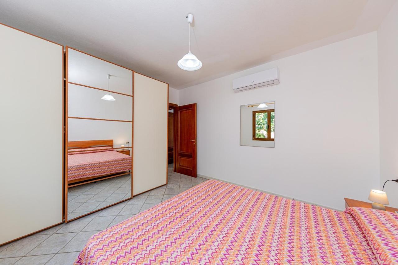 Appartamento Residenziale Trilocale 6 Posti Letto Via Sardegna San Teodoro San Teodoro  Eksteriør billede